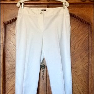 Women’s 6 curvy capris